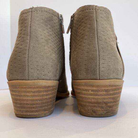 Dolce Vita 9.5 bootie Ankle boot neutral DV8 Taupe Olive Distressed heeled Boho - Picture 14 of 16